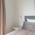 דירה Stylish 3br W Two Balconies *