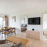 דירה Stylish 3br W Two Balconies *