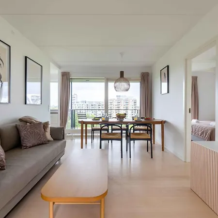 Stylish 3br W Two Balconies