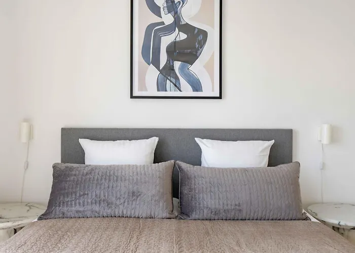 Stylish 3br W Two Balconies Apartment Kopenhagen