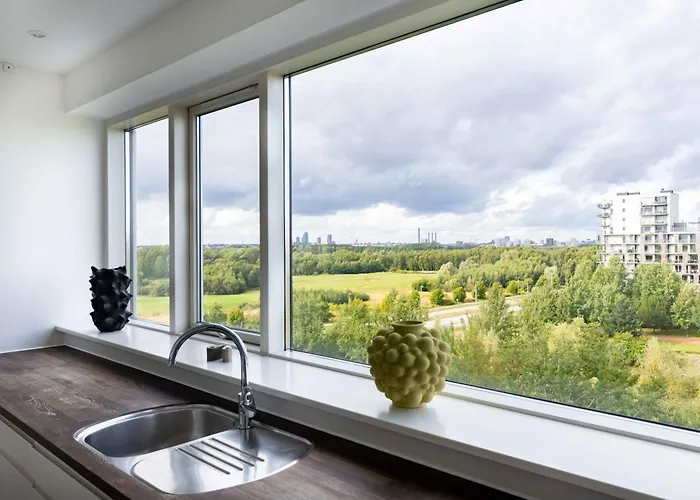 Apartment Stylish 3br W Two Balconies *