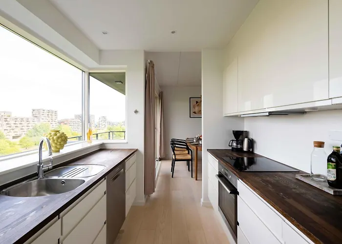 Stylish 3br W Two Balconies Apartment Kopenhagen