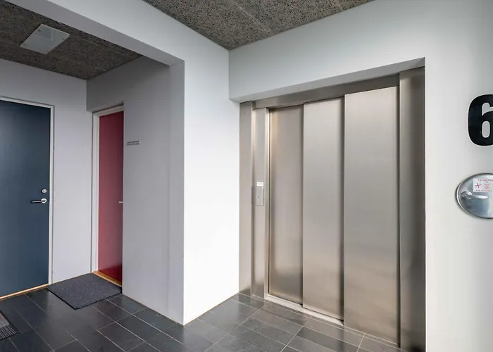 Stylish 3br W Two Balconies Apartment