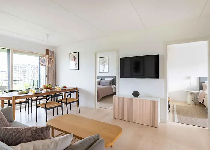 Apartment Stylish 3br W Two Balconies *