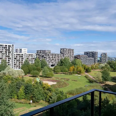 Apartment Stylish 3br W Two Balconies