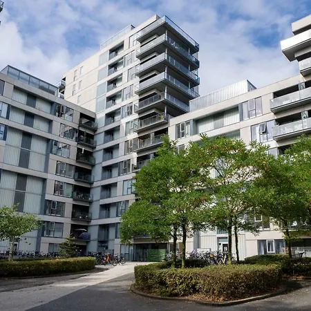 Stylish 3br W Two Balconies *