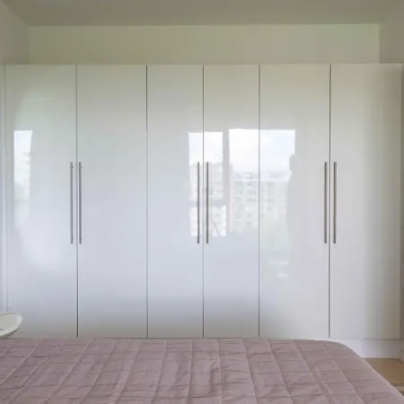 Stylish 3br W Two Balconies Apartment *