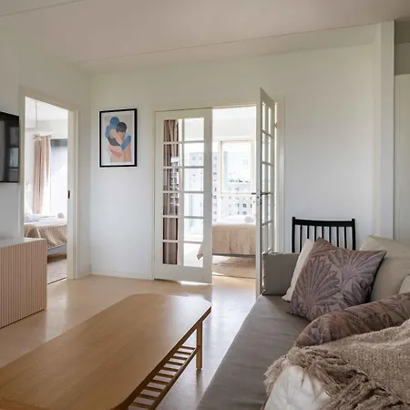 Stylish 3br W Two Balconies * Copenhaga